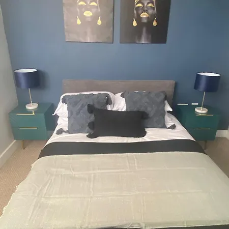 Apartment Elegant 4 Bed House - 5 Minutes From Leeds Leeds (West Yorkshire)